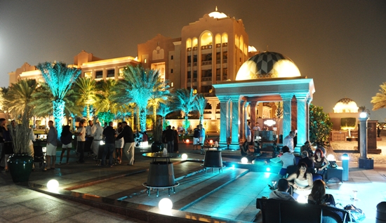 Emirates Palace Abu Dhabi - Breeze Lounge Emirates Palace Abu Dhabi - Breeze Lounge