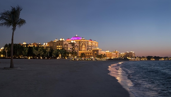 Emirates Palace - widok od strony plaży Emirates Palace - widok od strony plaży