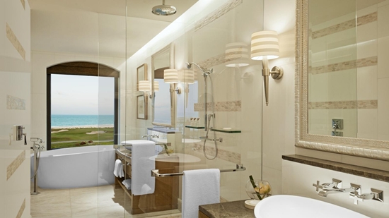 Przykładowa łazienka w pokojach Superior z widokiem na morze