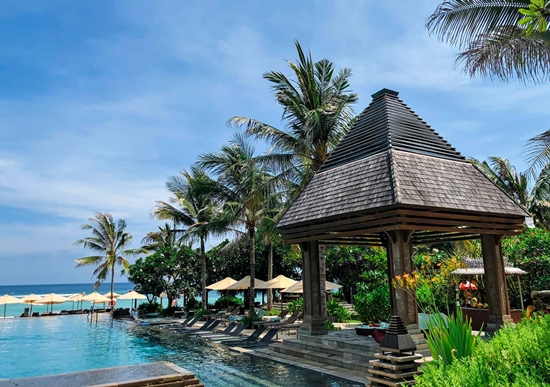 The Ritz-Cartlotn Bali basen przy plaży The Ritz-Cartlotn Bali basen przy plaży