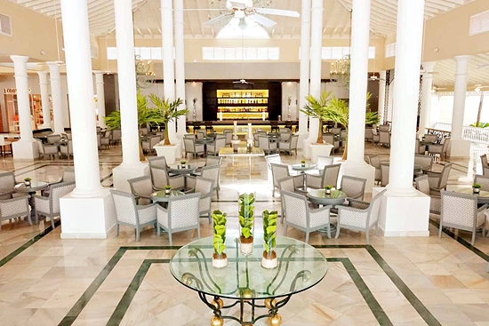 Luxury Bahia Principe Ambar lobby z recepcją