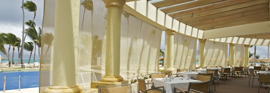Iberostar Grand Hotel Bavaro - restauracja przy plaży Iberostar Grand Hotel Bavaro - restauracja przy plaży